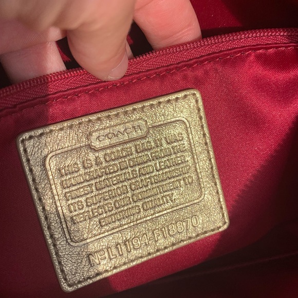 Gold Coach Tote Laura Signature Like New - Picture 4 of 8